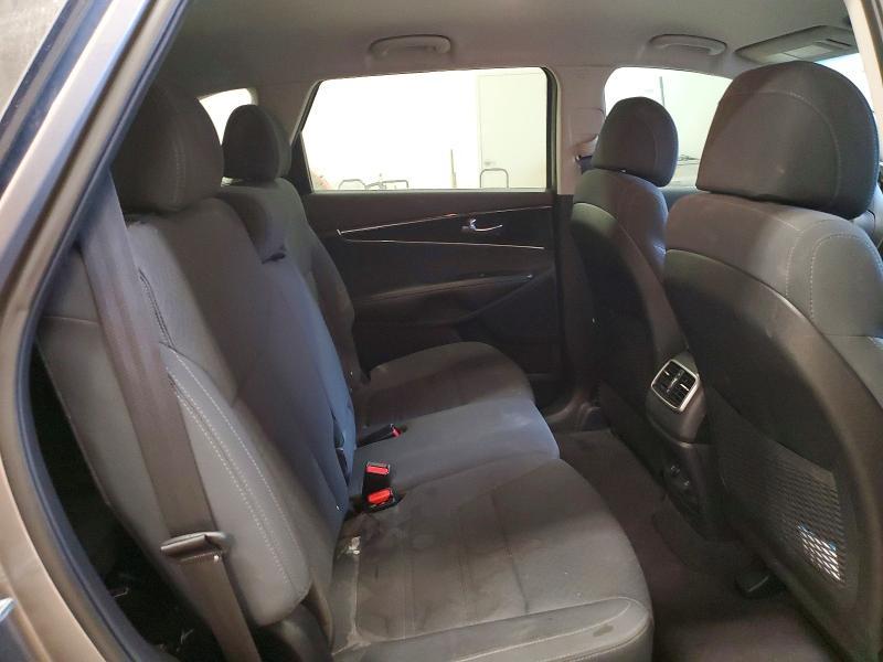 2017 KIA Sorento lx V6