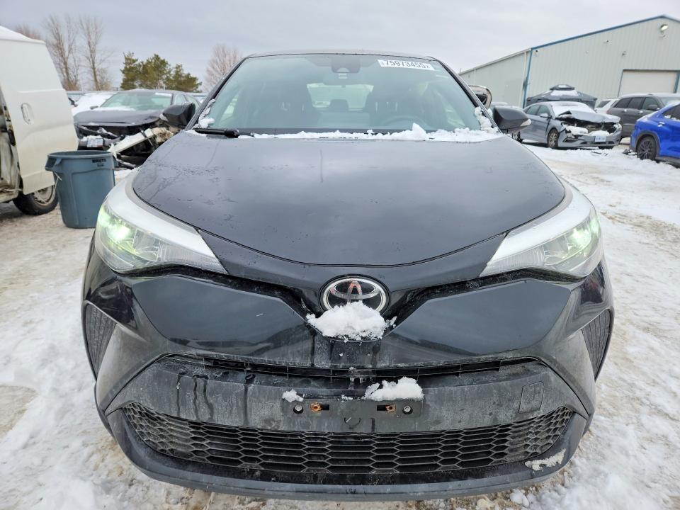 2021 Toyota C-hr xle