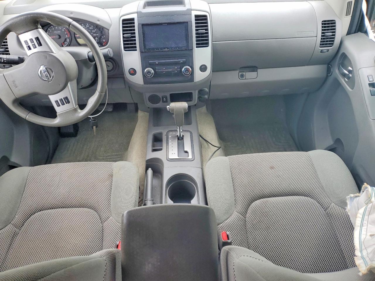 2016 Nissan Frontier SV