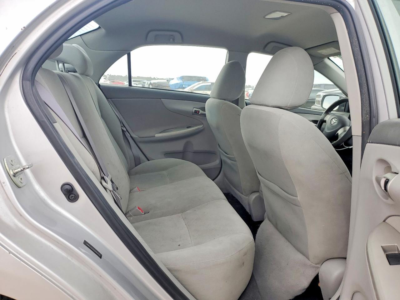 2010 Toyota Corolla le