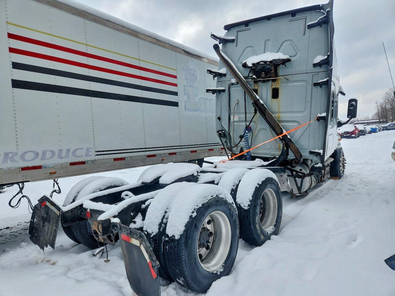2014 Freigliner 2014 Freightliner Cascadia Semi Truck