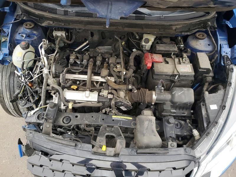 2022 Nissan Kicks sv