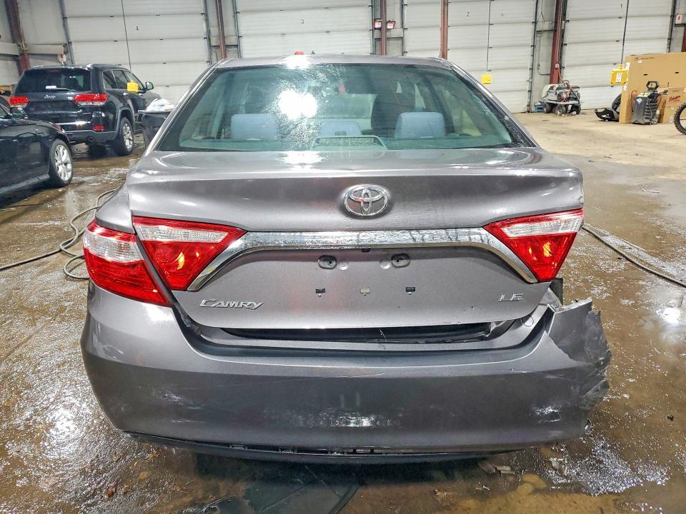 2015 Toyota Camry le