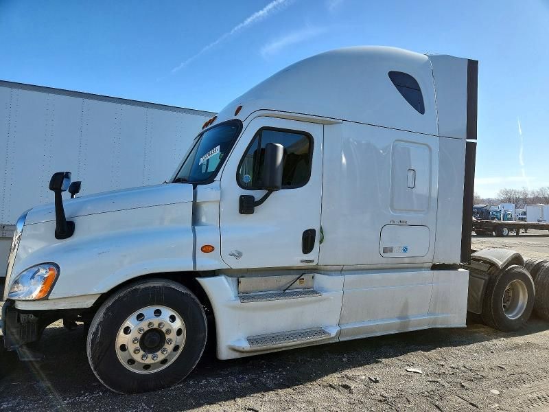 2016 Freightliner Cascadia 125 Semi Truck