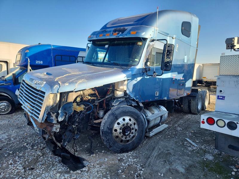 2007 Freigliner 2007 Freightliner CST120 Semi Truck