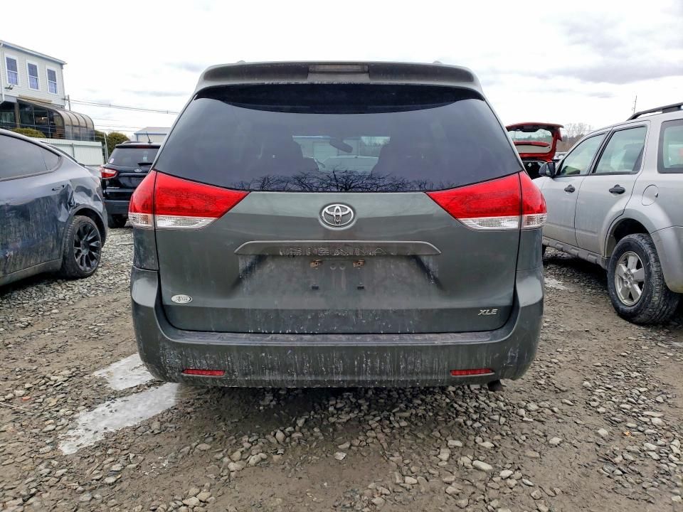 2013 Toyota Sienna xle