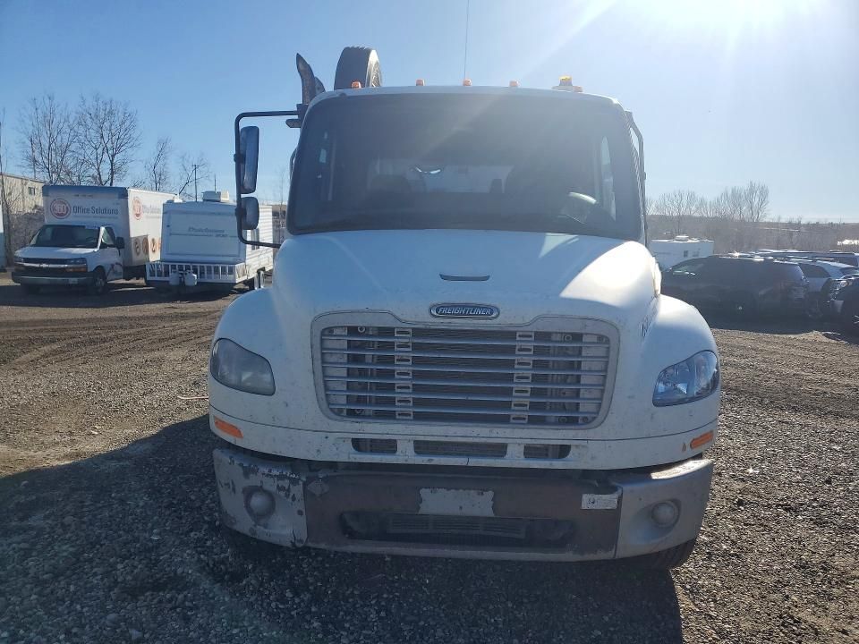 2010 Freightliner Business Class M2 Utility / Service Truck