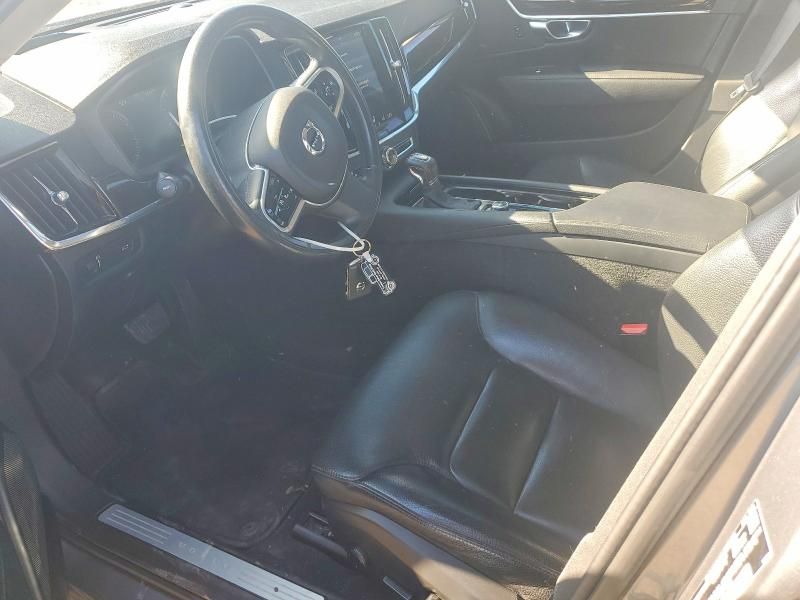 2018 Volvo S90 T5 Momentum