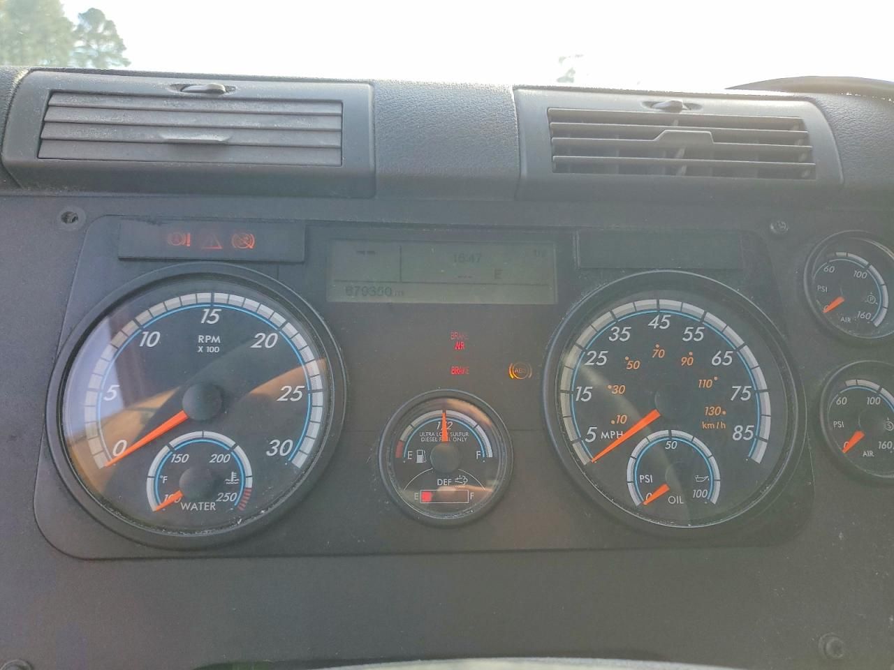 2016 Freightliner Cascadia 125 Semi Truck