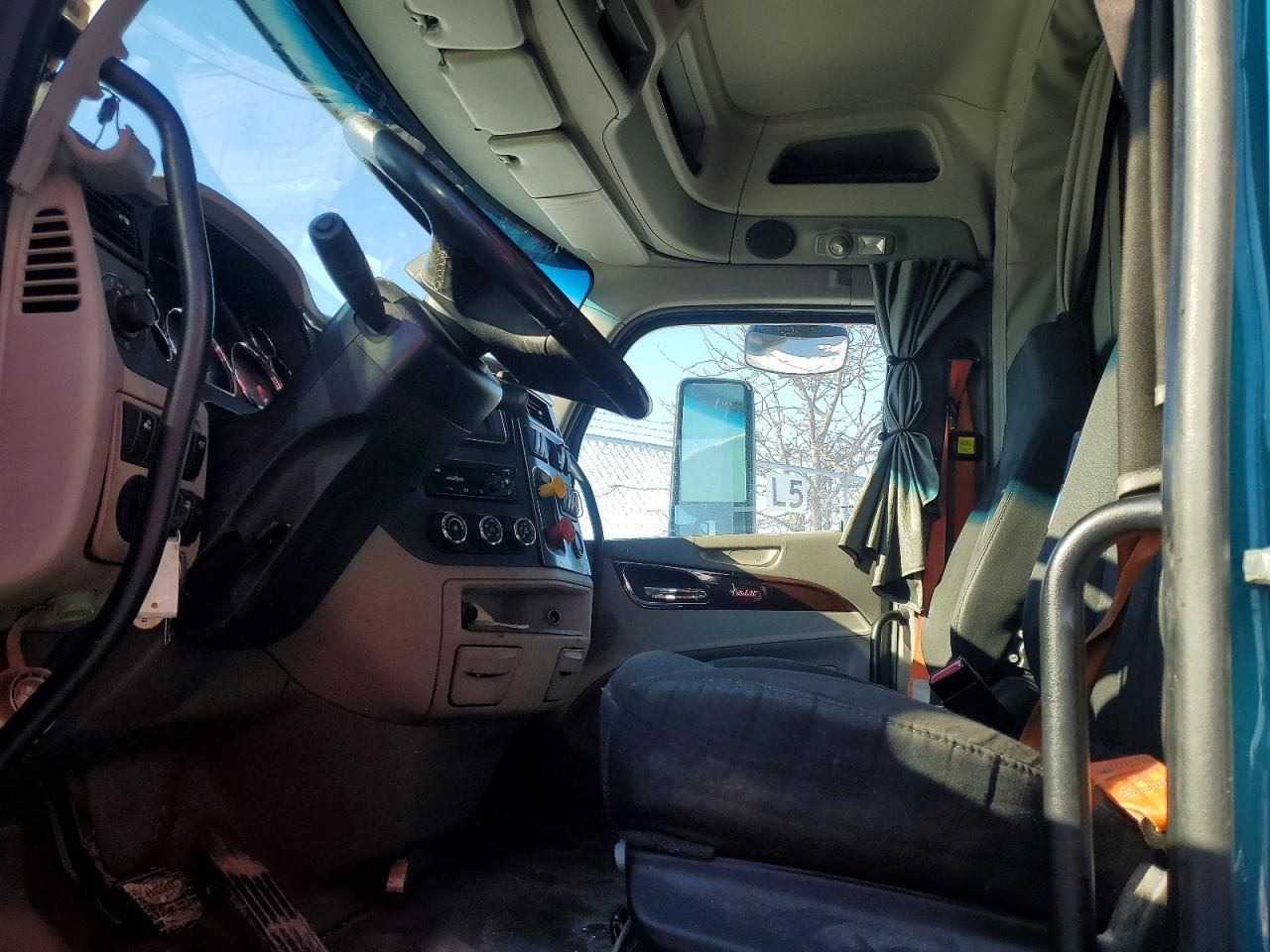 2020 Peterbilt 579 Semi Truck