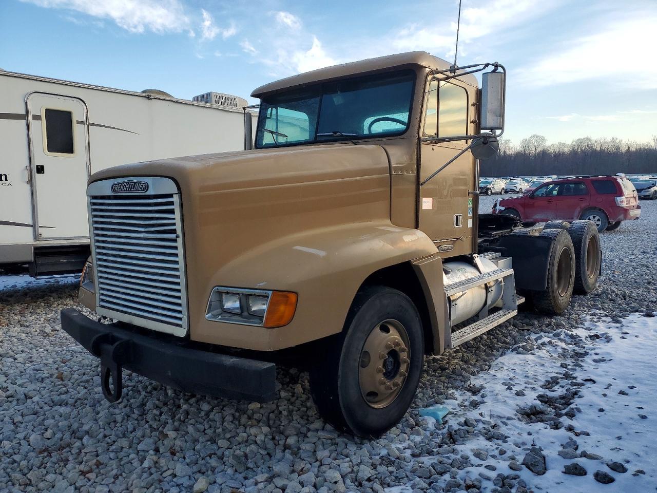 2000 Freigliner 2000 Freightliner FLD120 Semi Truck