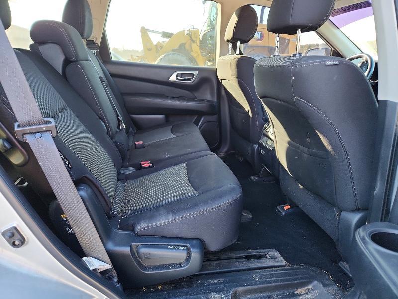 2020 Nissan Pathfinder sv