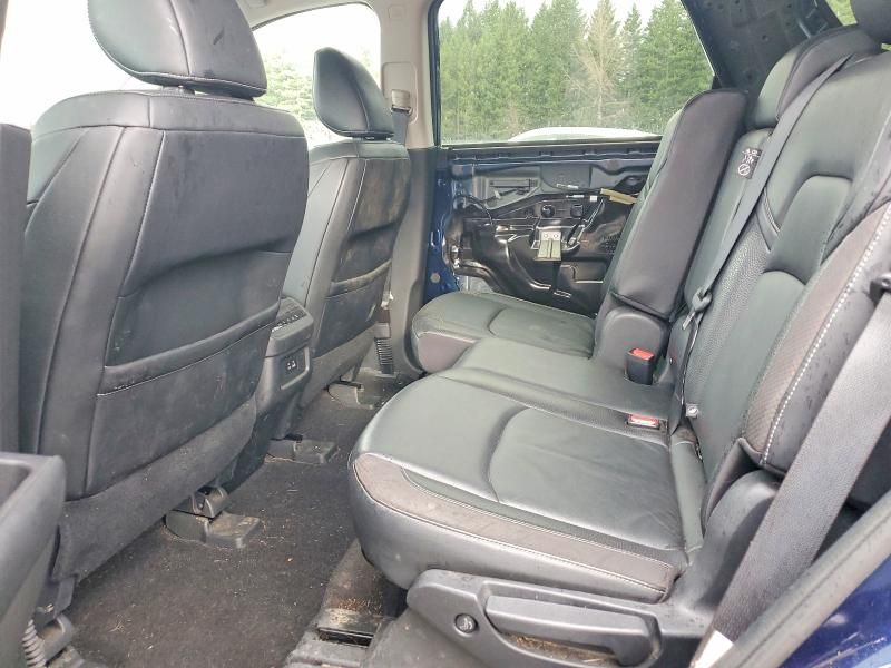 2022 Nissan Pathfinder sl