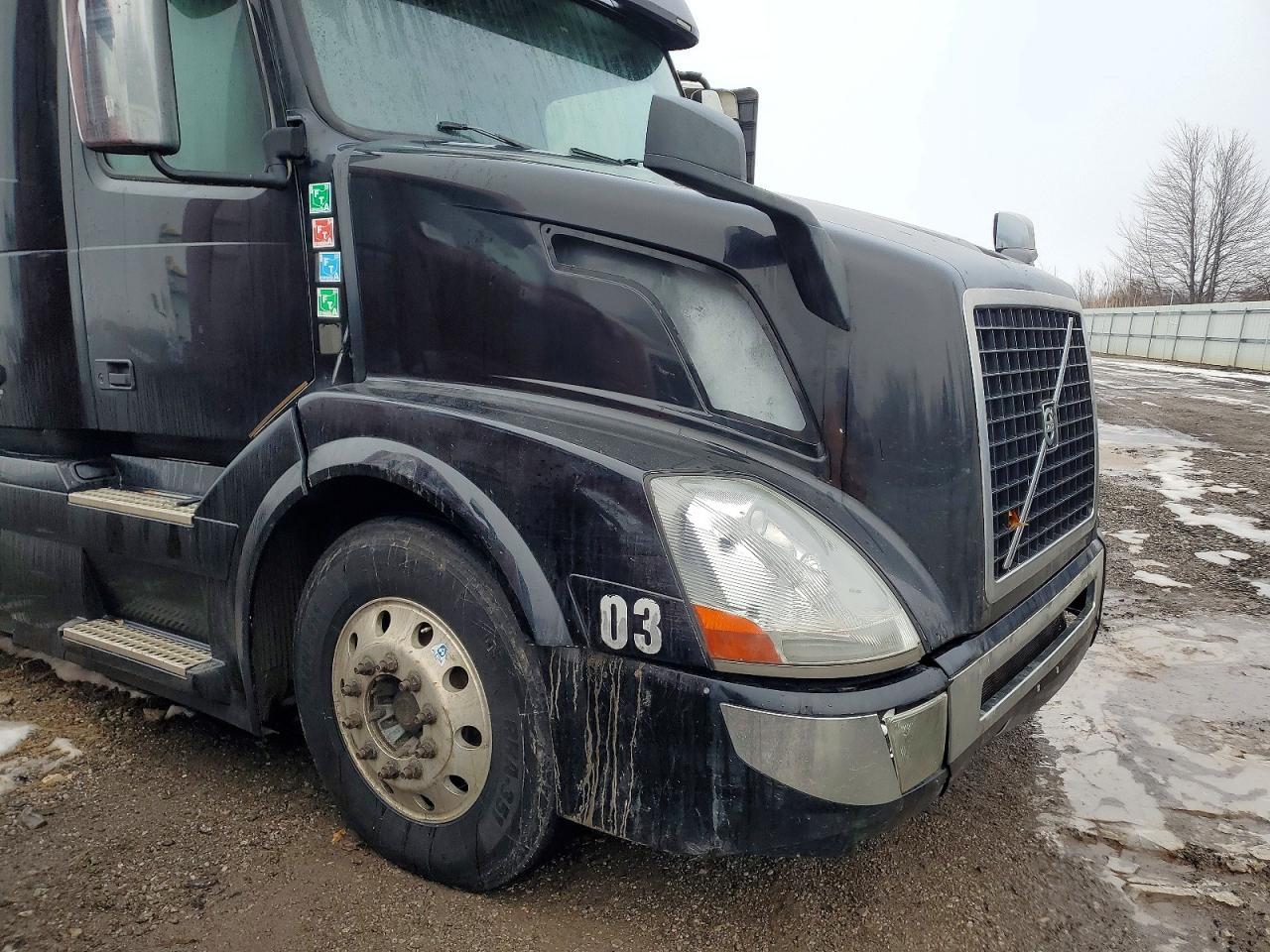 2017 Volvo VNL Semi Truck