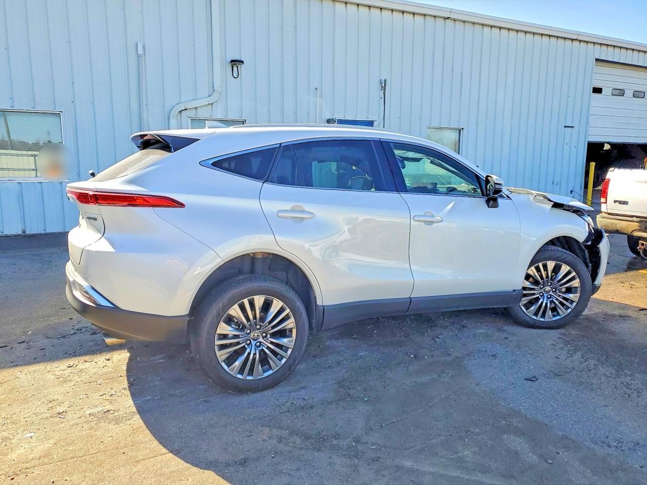 2024 Toyota Venza le