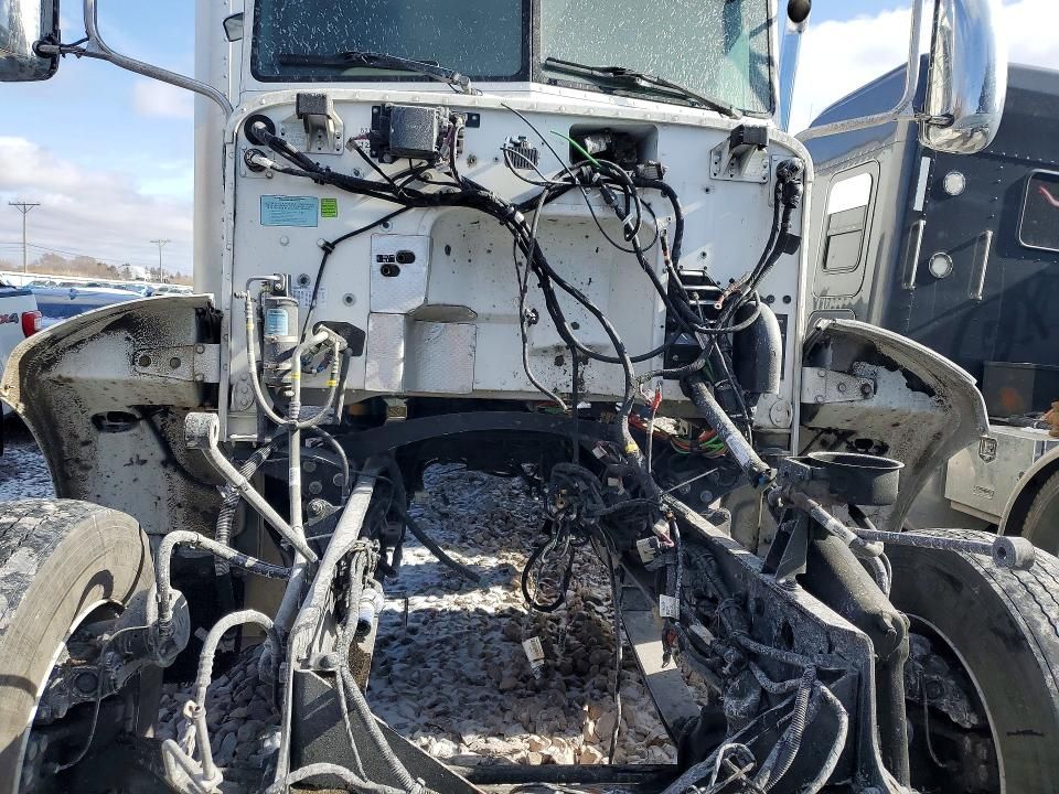 2019 Ptrb 2019 Peterbilt 348