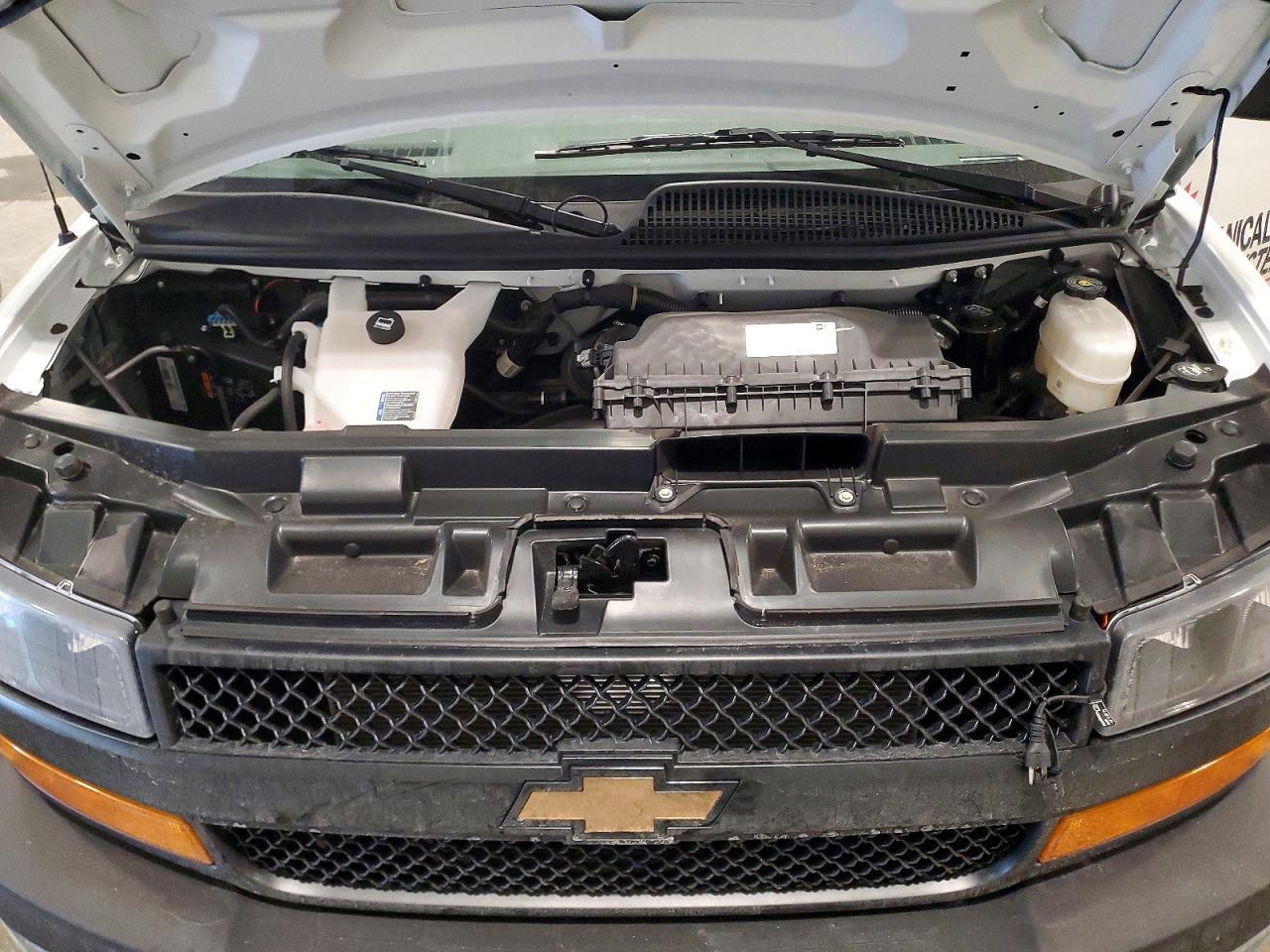 2025 Chev Express G2500