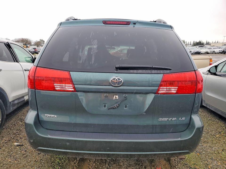 2004 Toyota Sienna ce