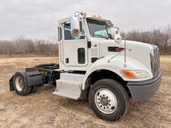 Peterbilt Vehiculos salvage en venta: 2017 Peterbilt 348 Semi Truck