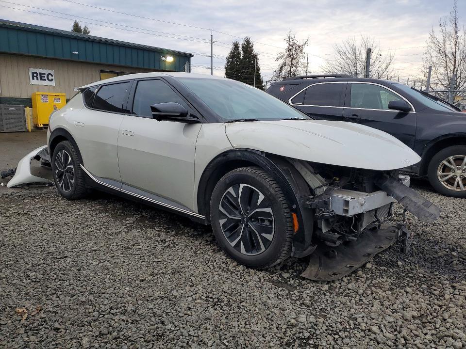 2022 KIA EV6 Light