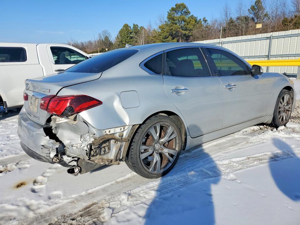 2015 Infiniti Q70 3.7