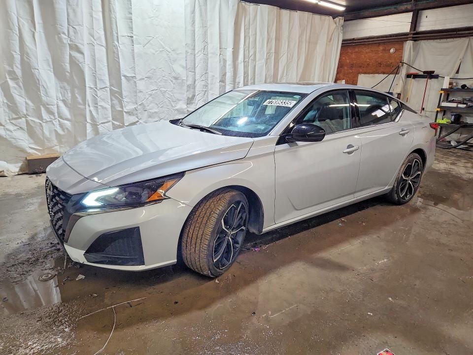 2025 Nissan Altima sr