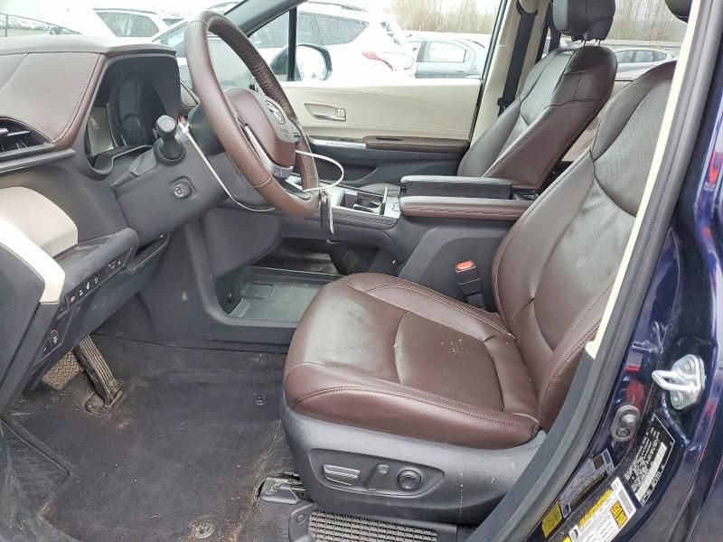 2023 Toyota Sienna Limited