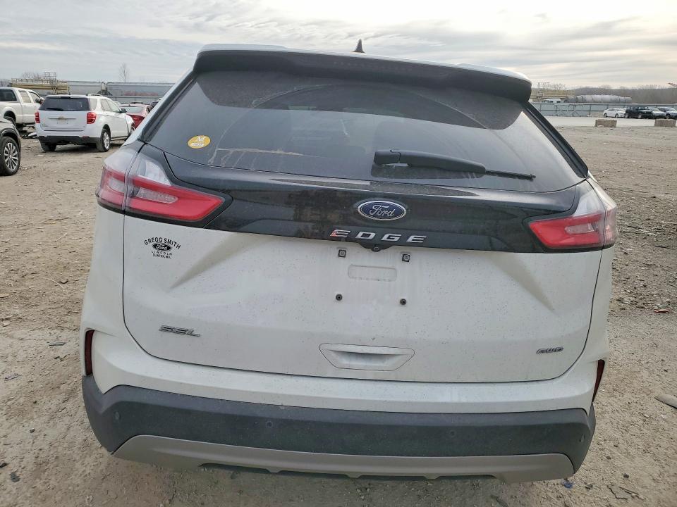 2022 Ford Edge sel