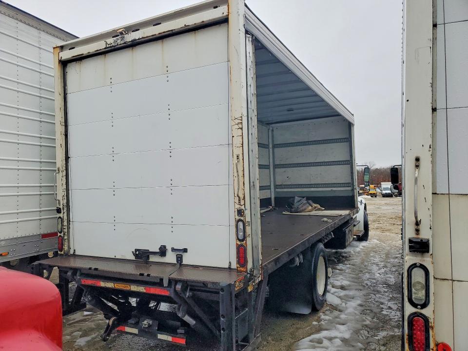 2015 Freightliner Business Class M2 BOX Truck