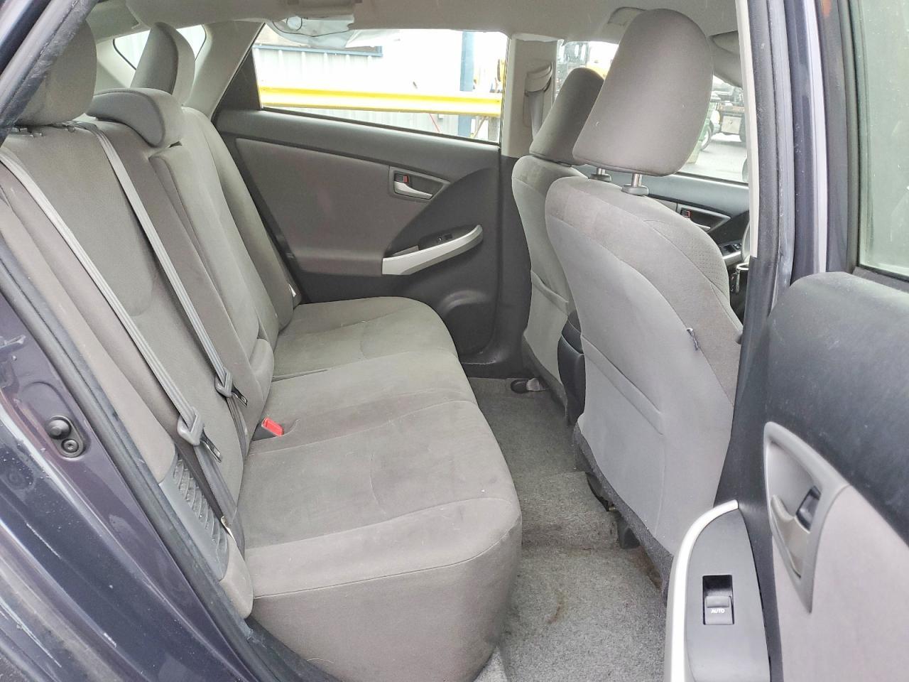2014 Toyota Prius two