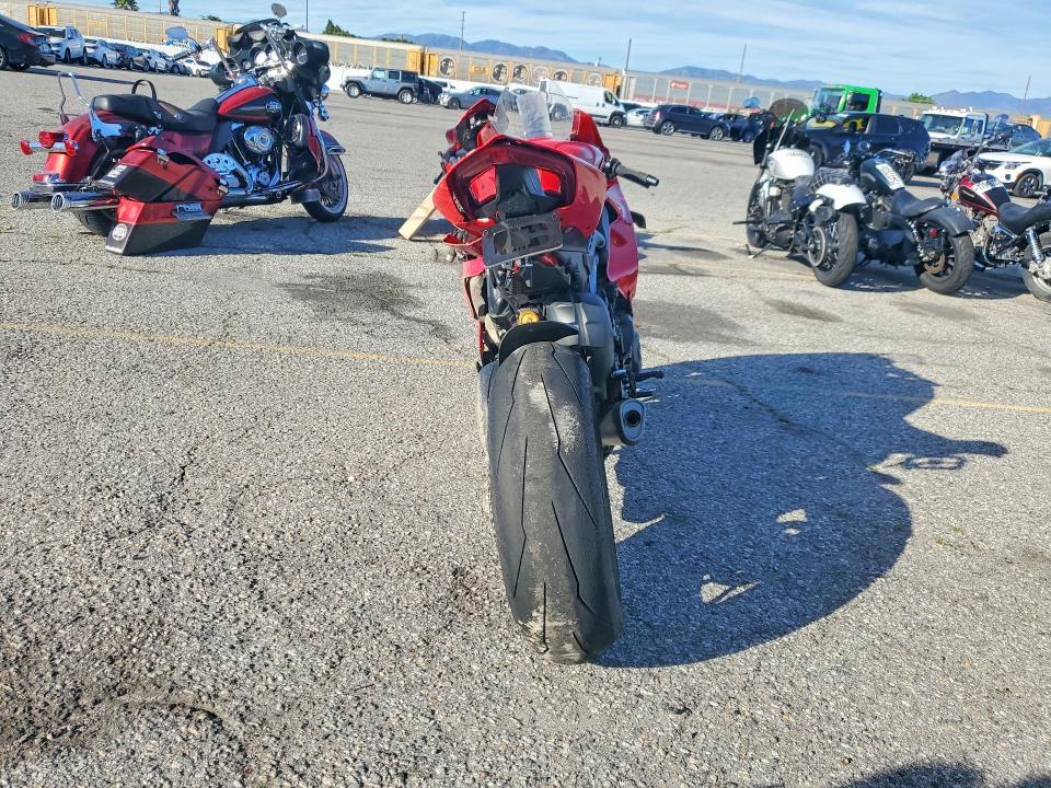 2022 Ducati Panigale V4S