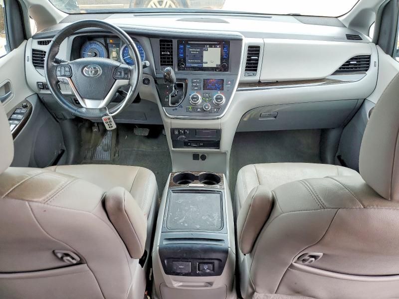 2017 Toyota Sienna xle