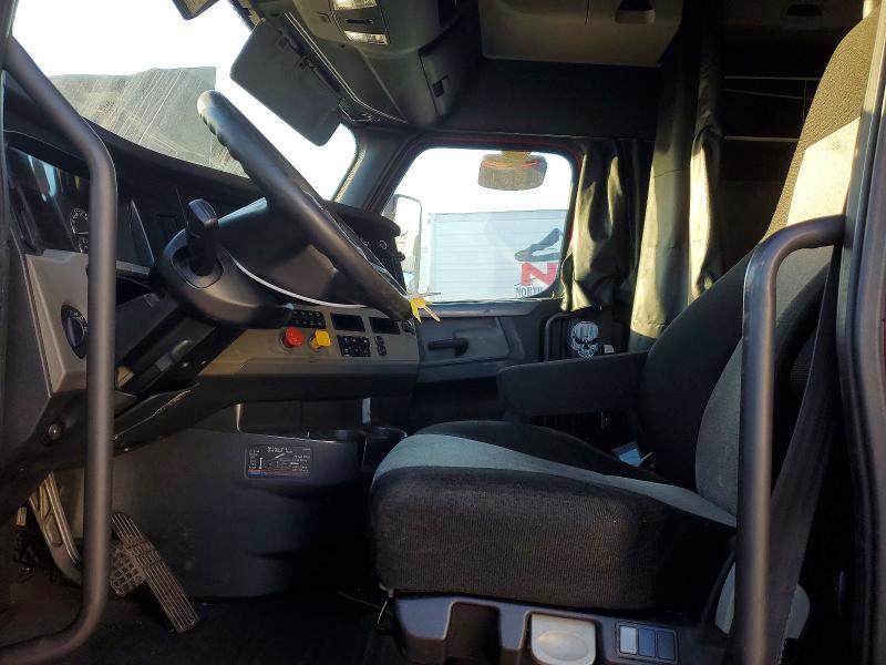 2019 Freigliner 2019 Freightliner Cascadia 126 Semi Truck