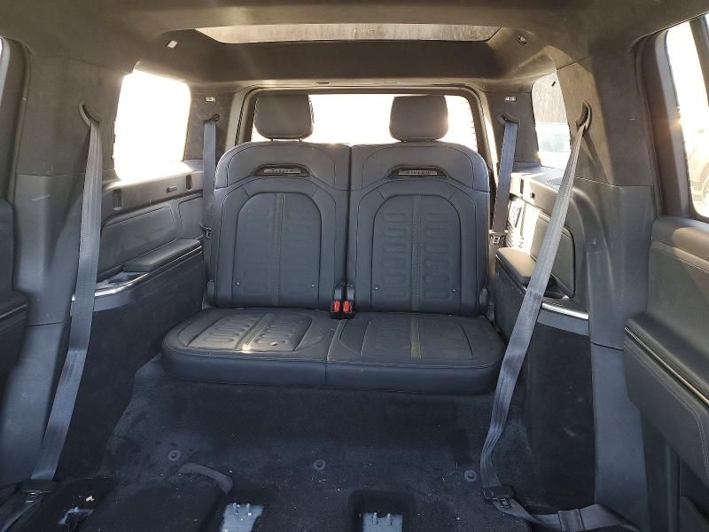 2024 Rivian R1S Adventure