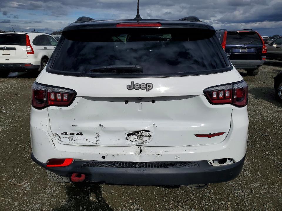 2025 Jeep Compass Trailhawk