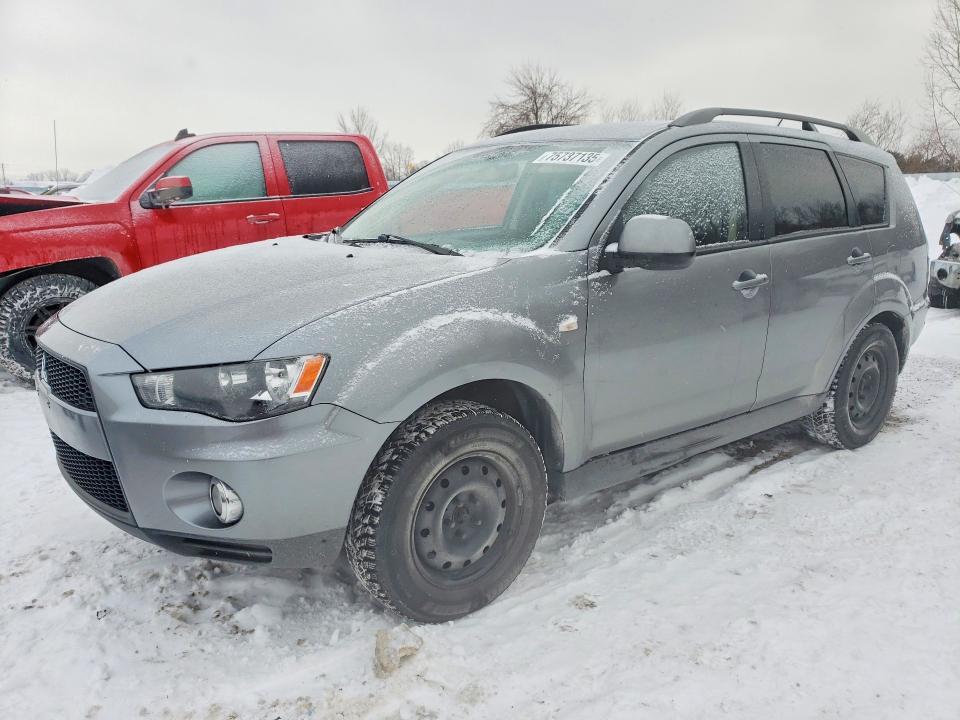 2013 Mitsubishi Outlander es