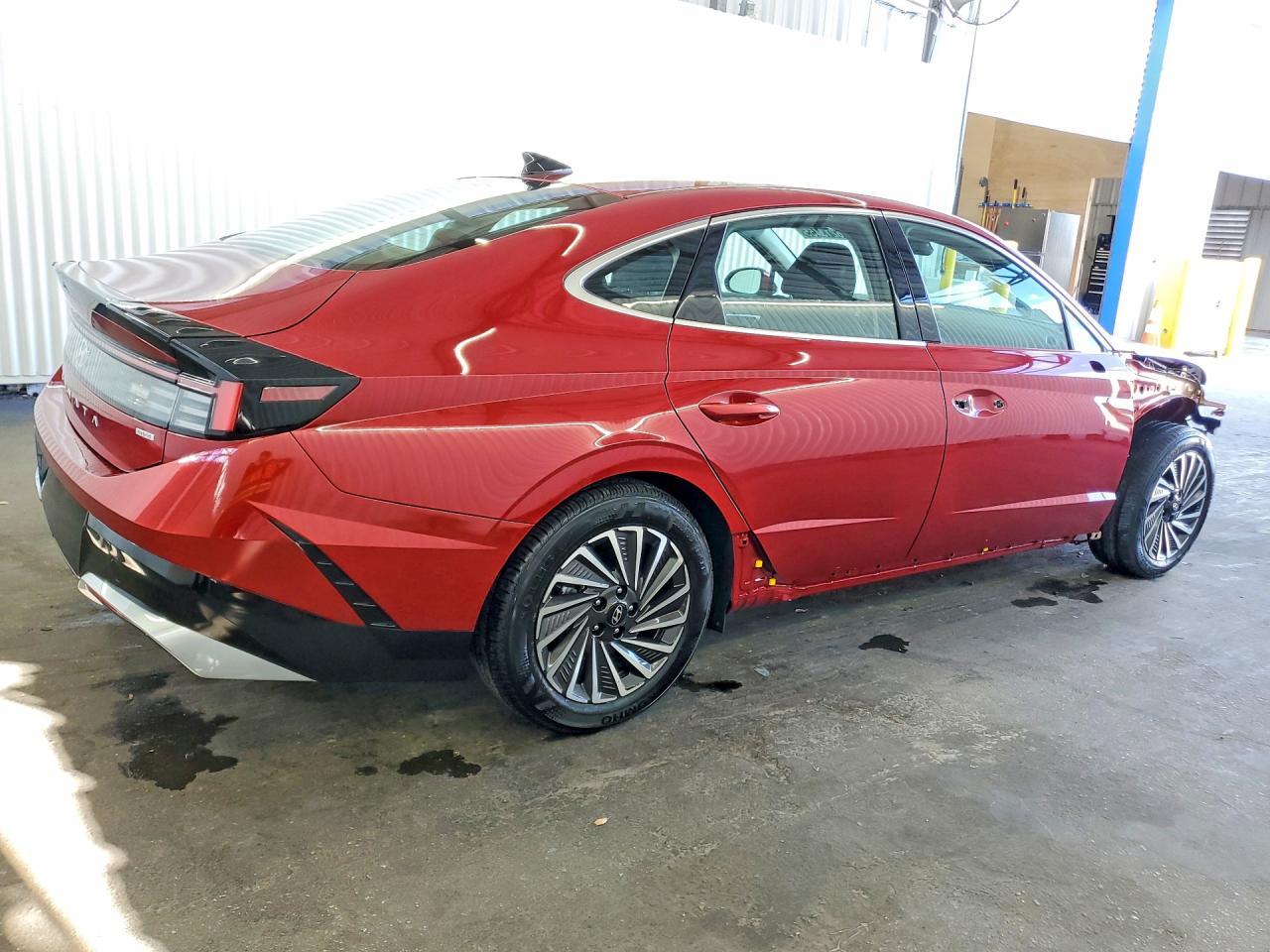 2025 Hyundai Sonata Hybrid