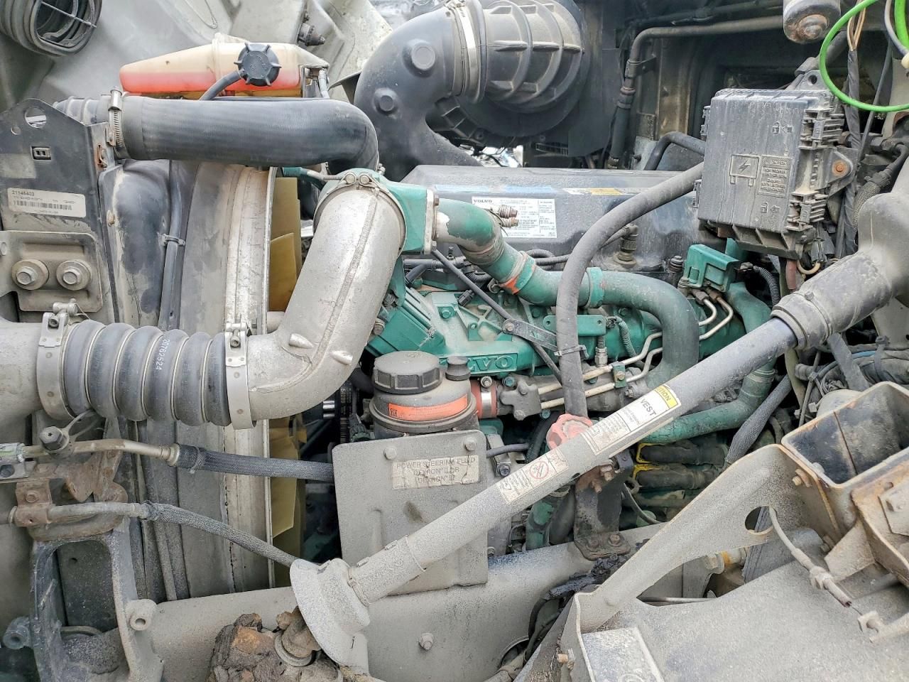 2011 Volvo VNM Semi Truck