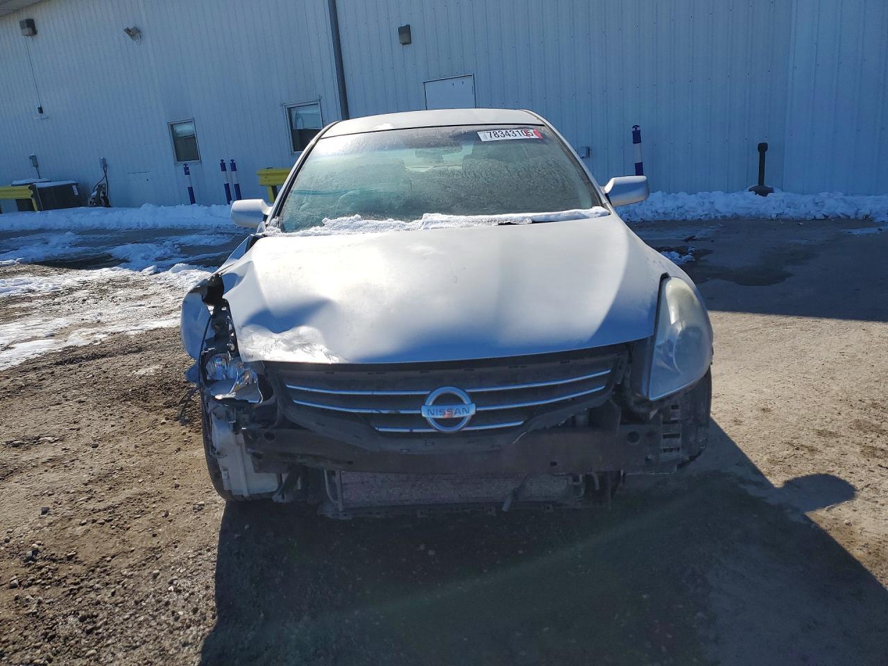 2010 Niss Altima Base