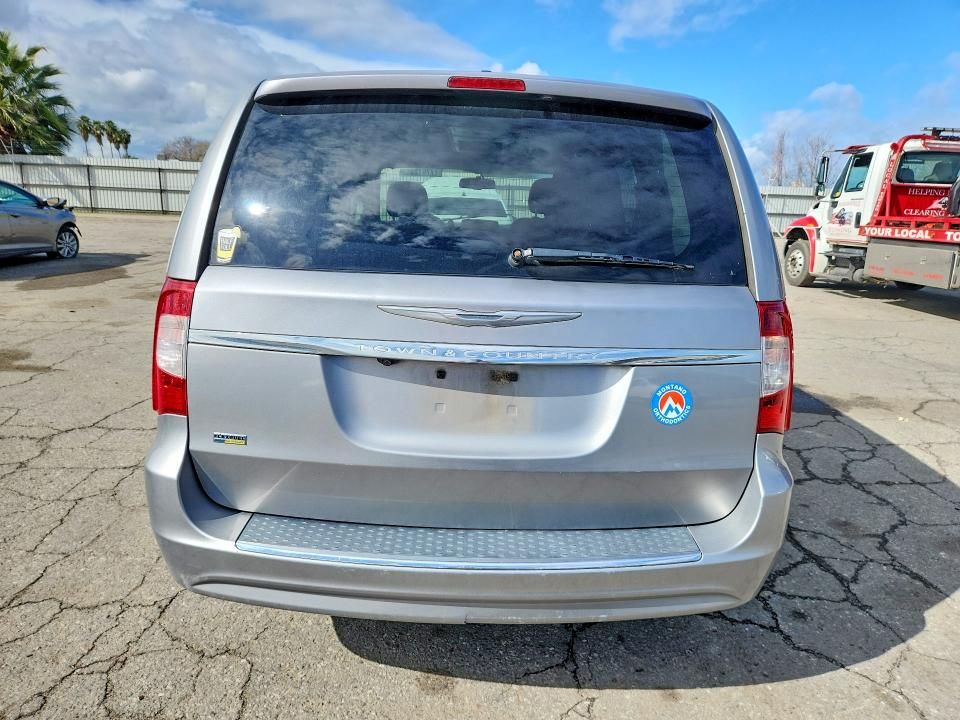 2016 Chrysler Town & Country Touring