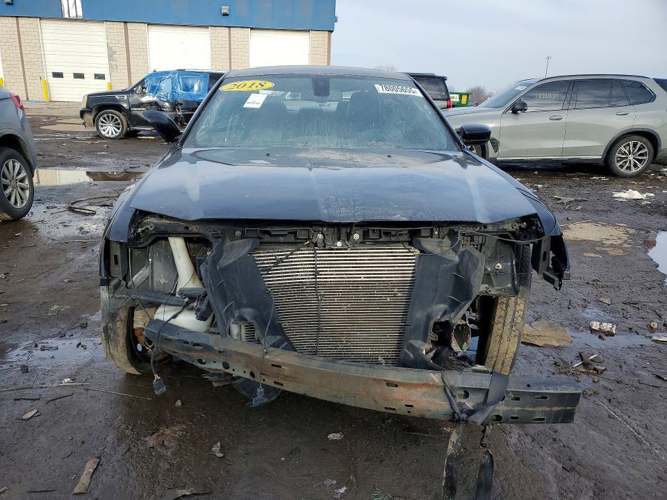 2018 Chrysler 300 s