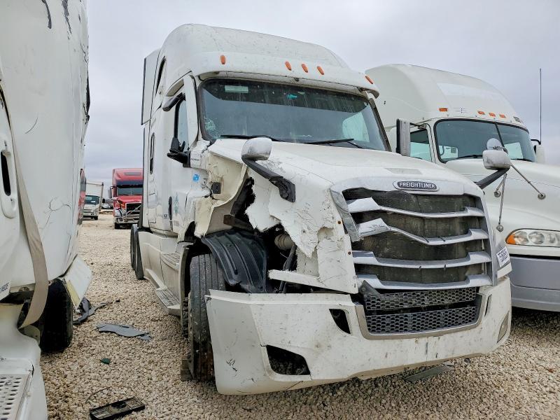 2021 Freightliner Cascadia 126