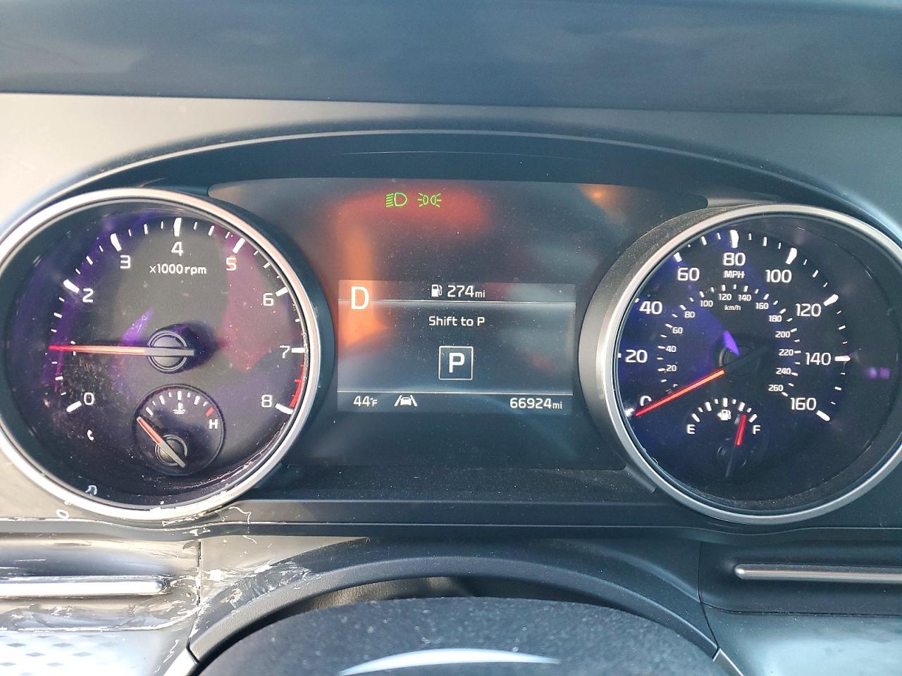 2022 KIA Carnival lx