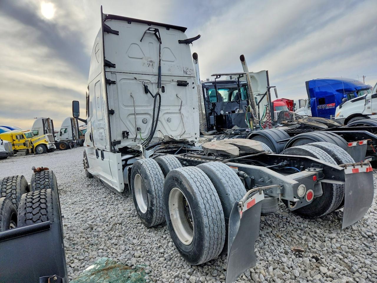 2022 Freightliner Cascadia 126 Semi Truck