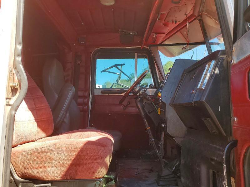2000 Peterbilt 379-Semi Truck