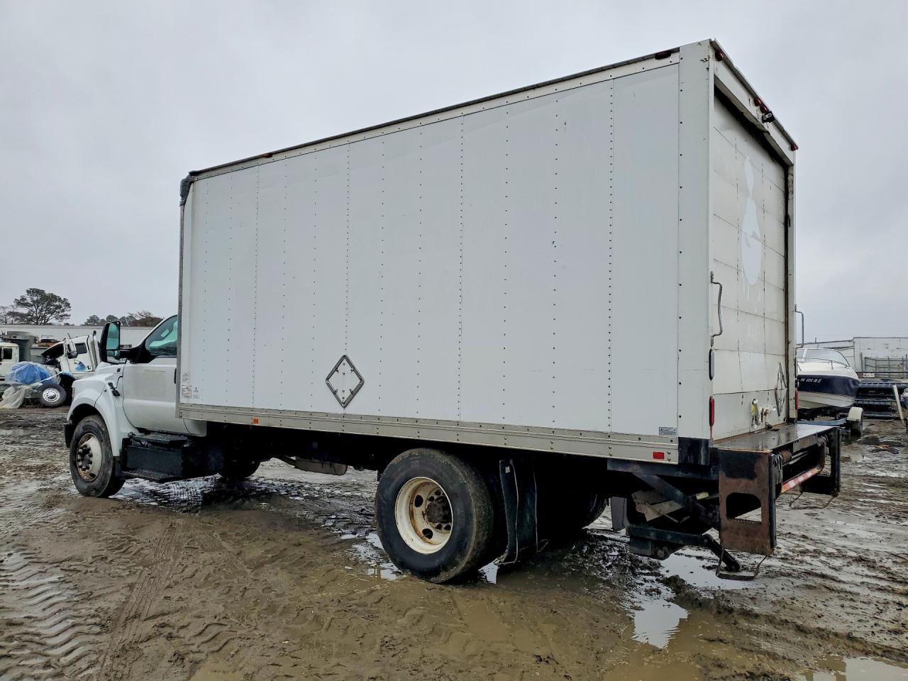 2017 Ford F650 Super Duty BOX Truck