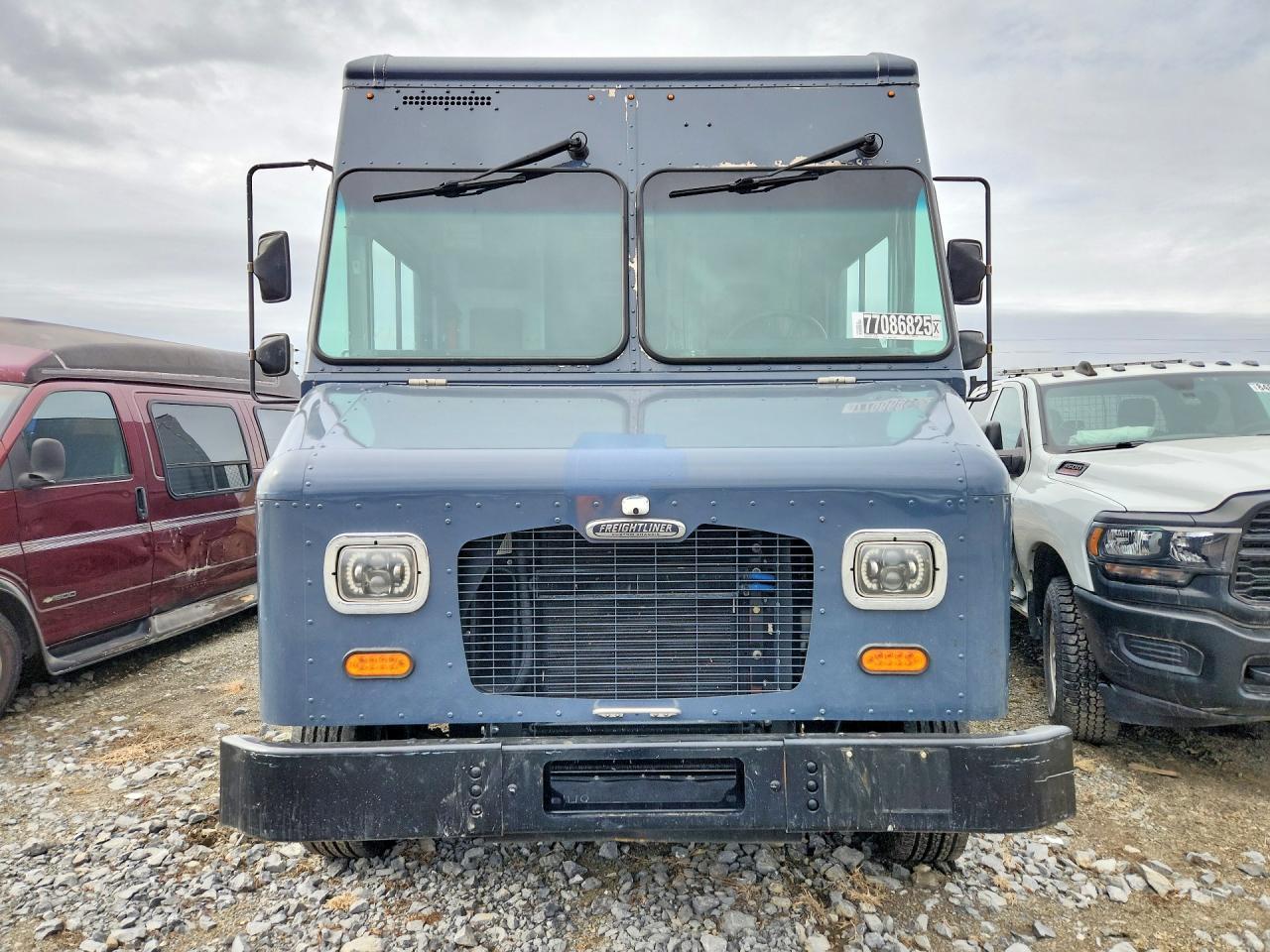 2021 Freightliner MT45G Chassis Delivery Truck