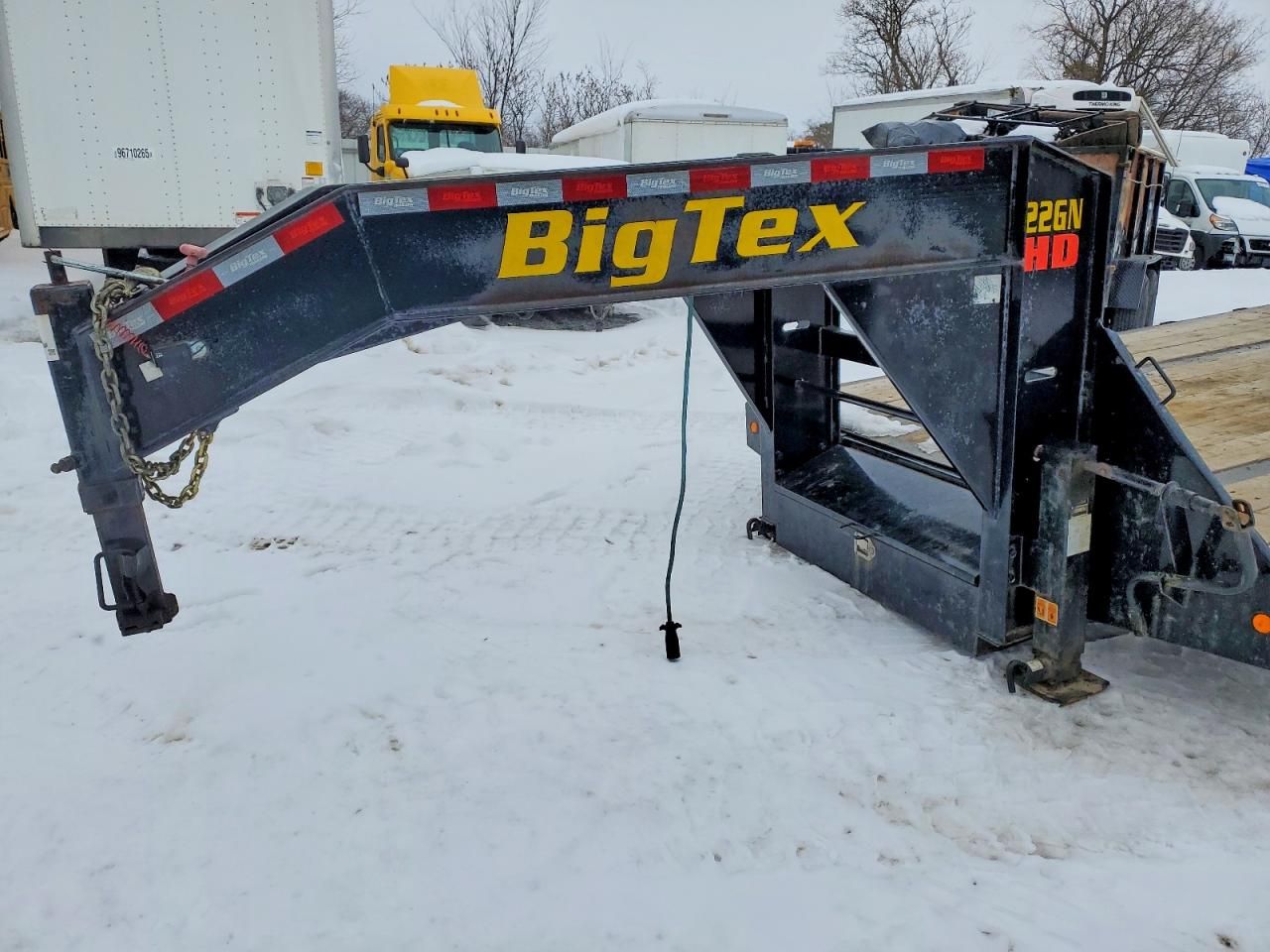 2022 Big Tex 22GN-20BK+5MR Equipment Trailer