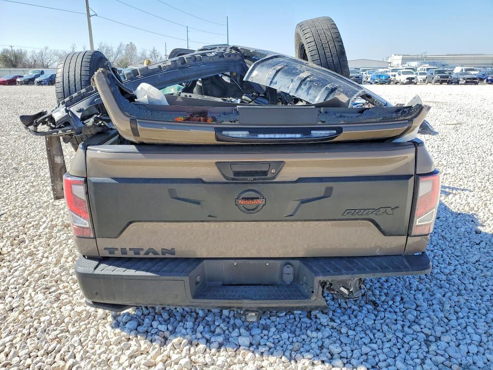 2021 Niss Titan
