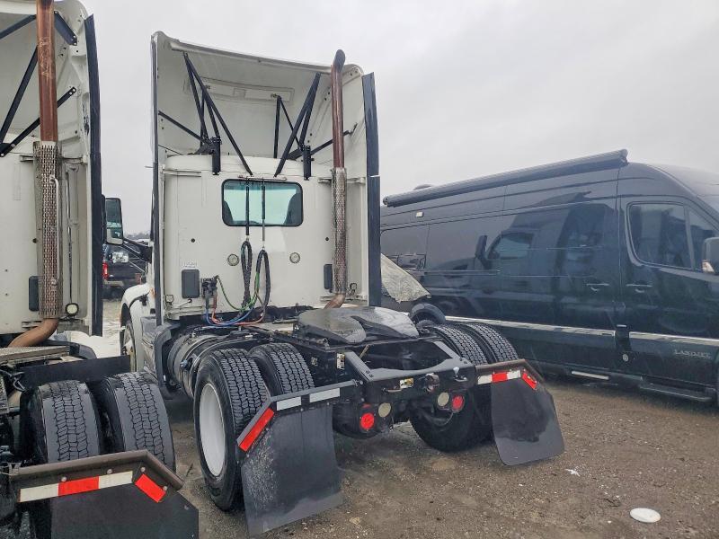 2016 Peterbilt 579 Semi Truck